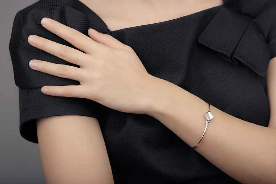 10 Surprising Benefits of Wearing Sterling Silver Jewelry